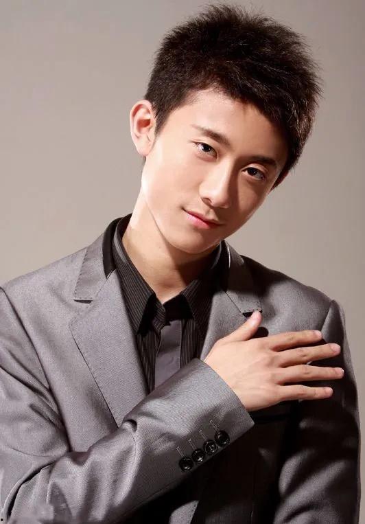 张一山娱乐圈吃瓜事件,揭秘吃瓜背后的真相 第3张 张一山娱乐圈吃瓜事件,揭秘吃瓜背后的真相 第3张